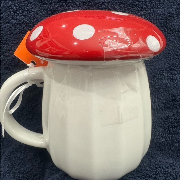 MUSHROOM COFFEE MUG WITH RED CAP MUG TOPPER - Picture 3 of 9